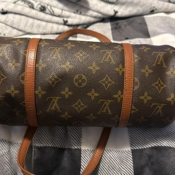 Authentic Louis Vuitton monogram Papillion 30 with pouch - Picture 6 of 16